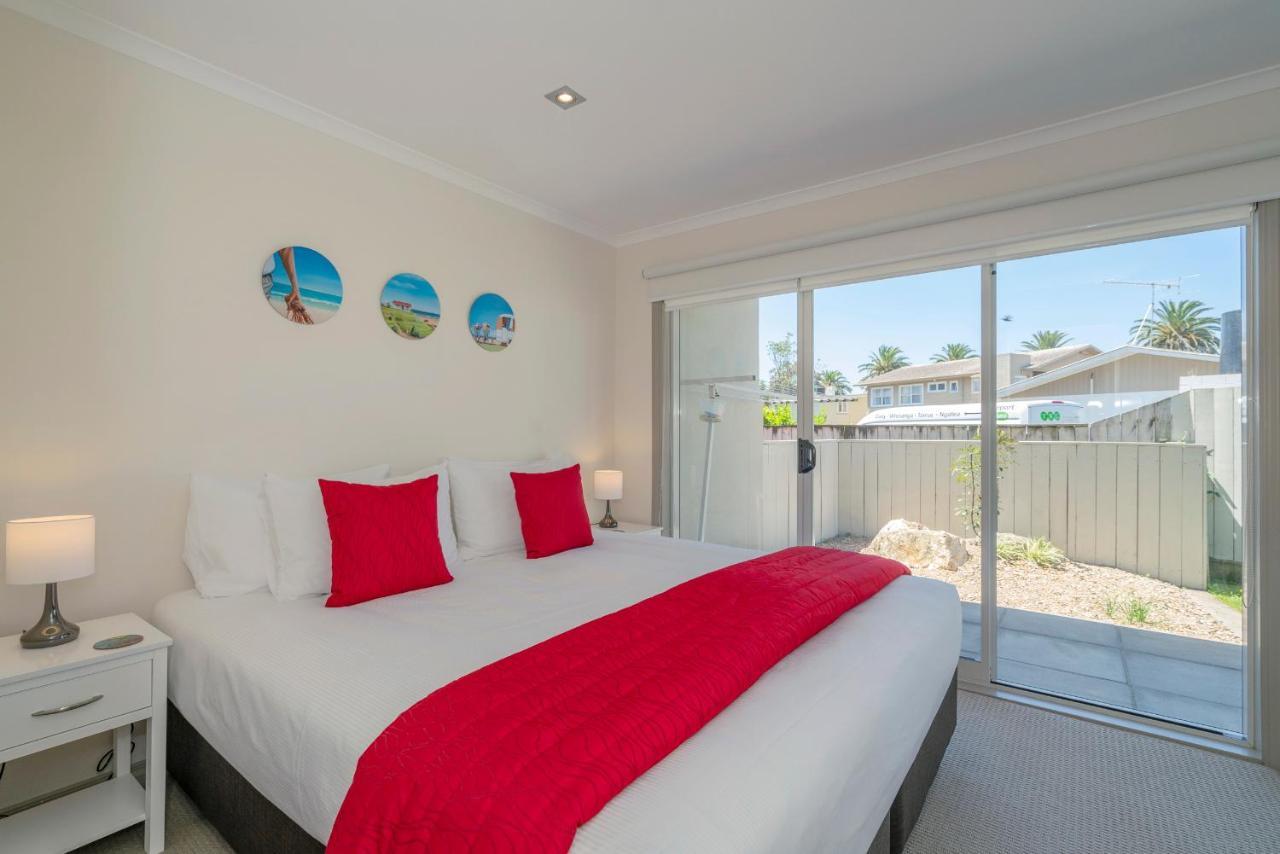 Crow'S Nest Apartments Whitianga Exterior photo