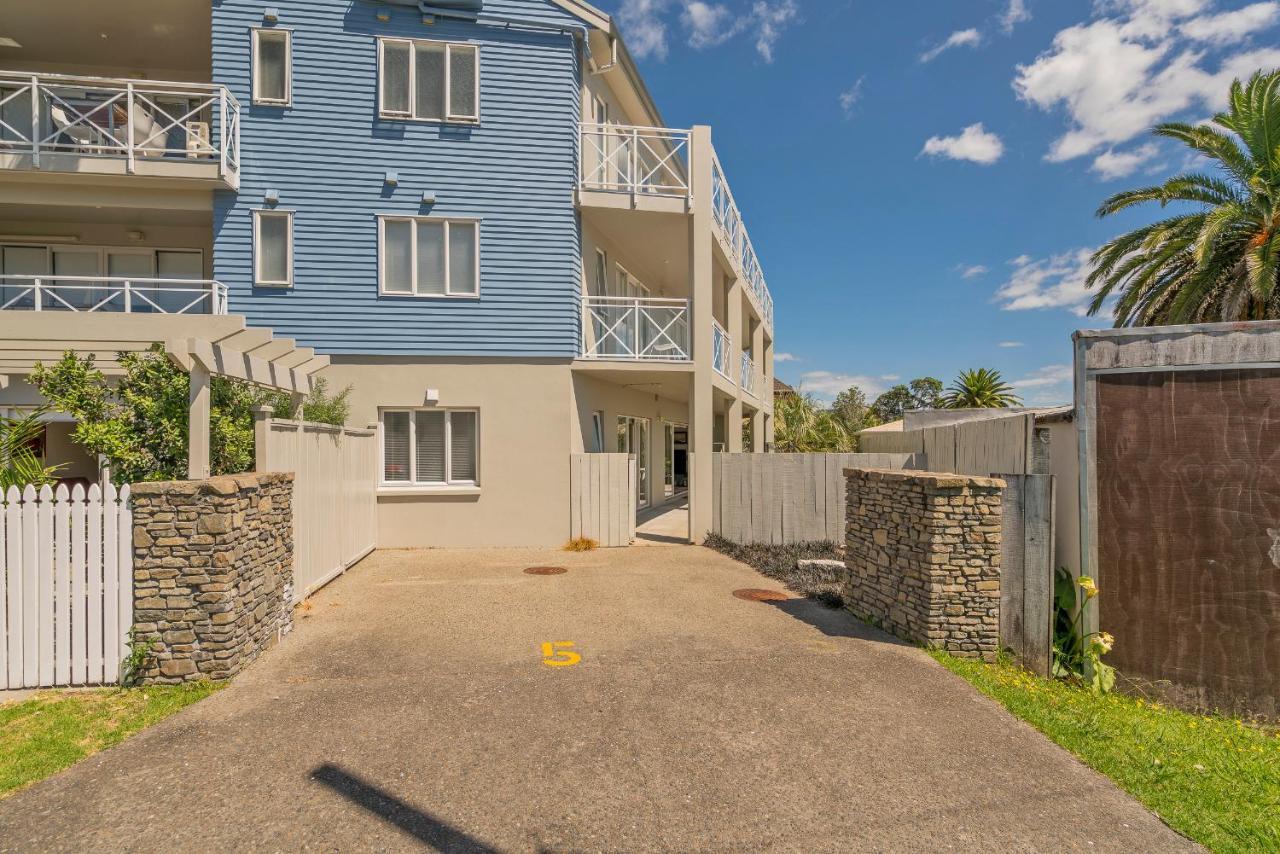 Crow'S Nest Apartments Whitianga Exterior photo