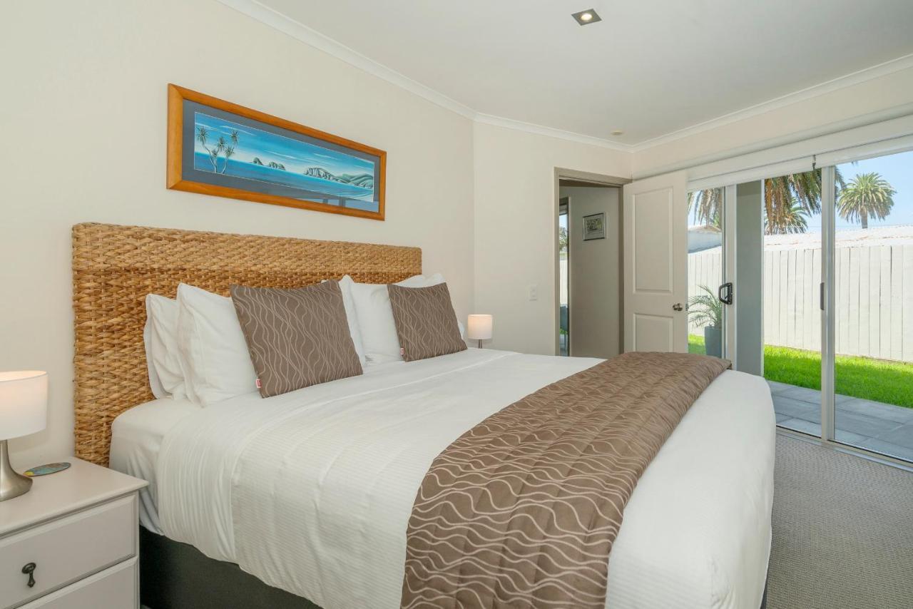 Crow'S Nest Apartments Whitianga Exterior photo