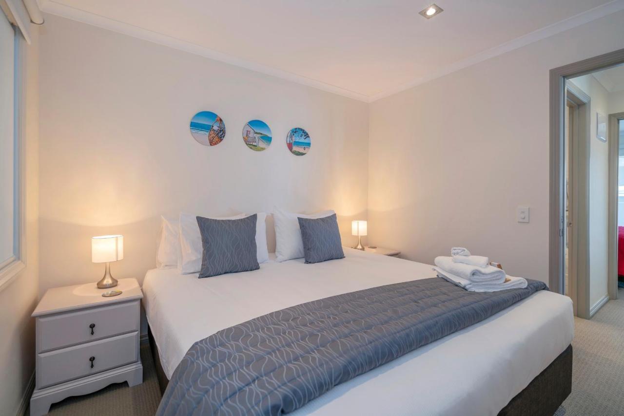 Crow'S Nest Apartments Whitianga Exterior photo