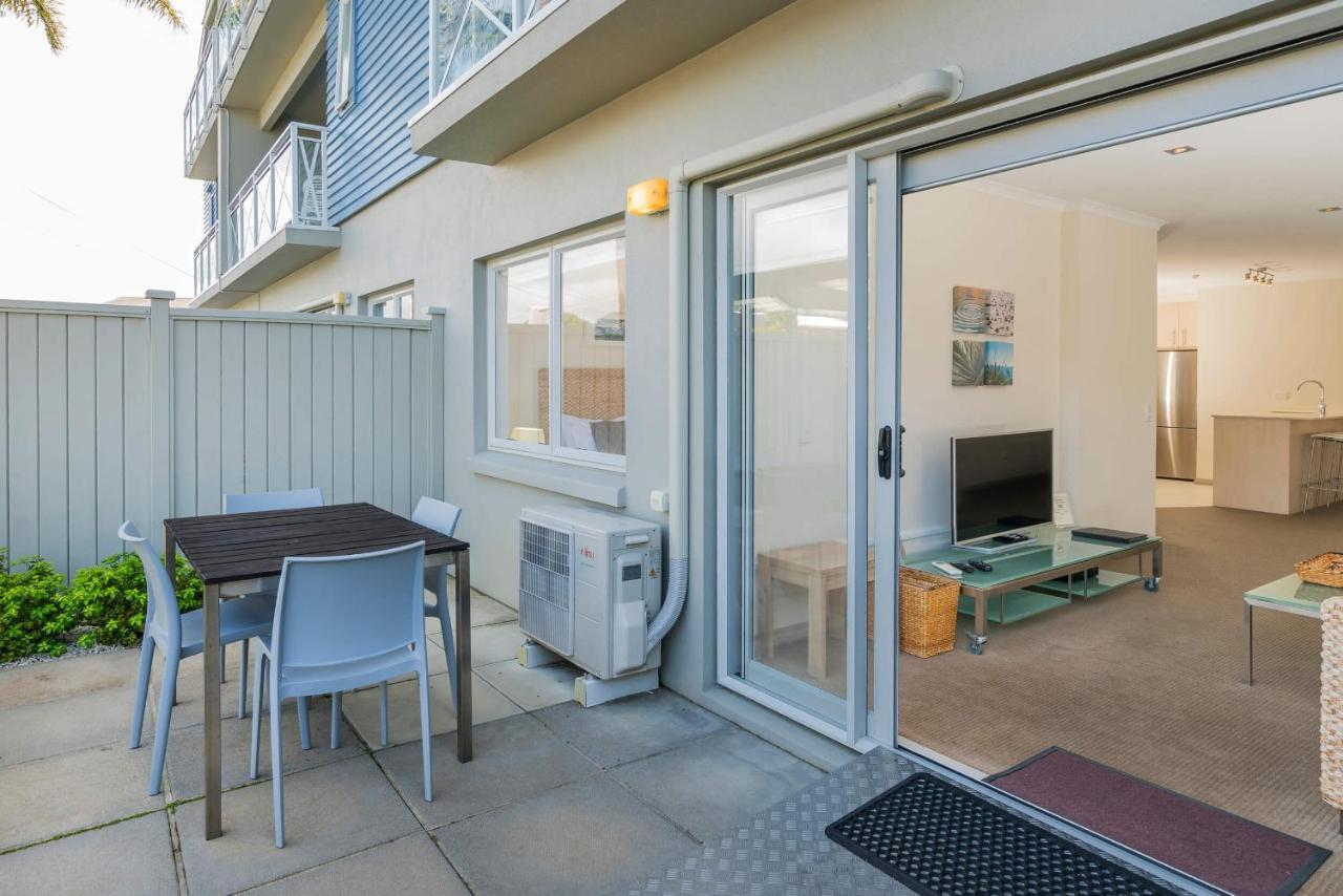 Crow'S Nest Apartments Whitianga Exterior photo