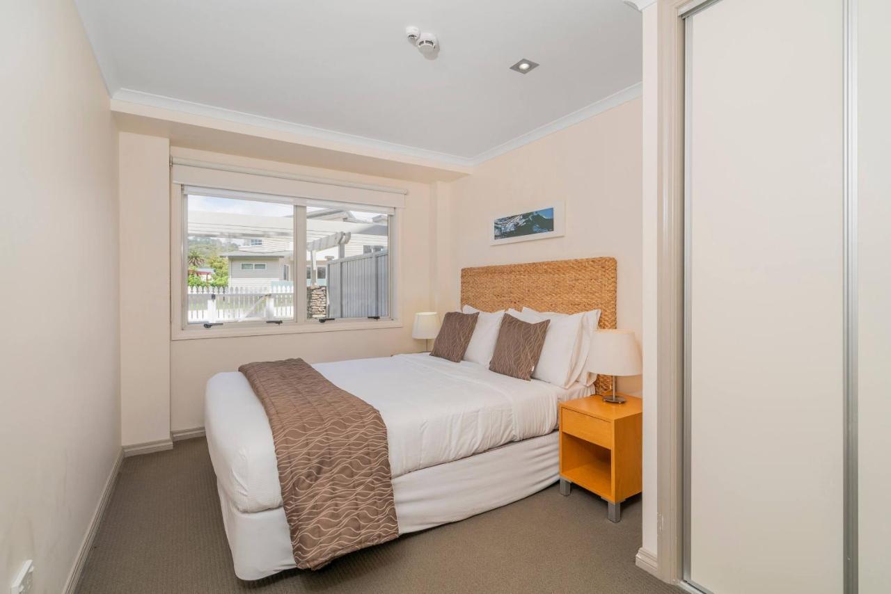 Crow'S Nest Apartments Whitianga Exterior photo