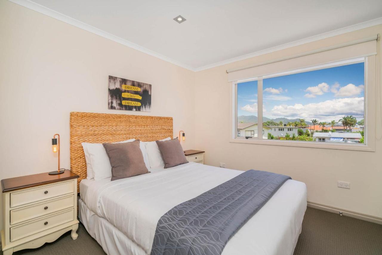 Crow'S Nest Apartments Whitianga Exterior photo