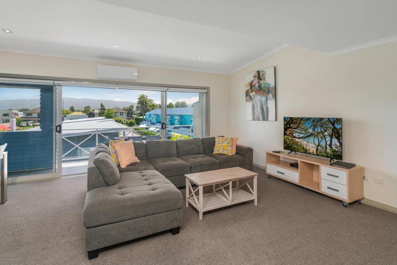 Crow'S Nest Apartments Whitianga Exterior photo