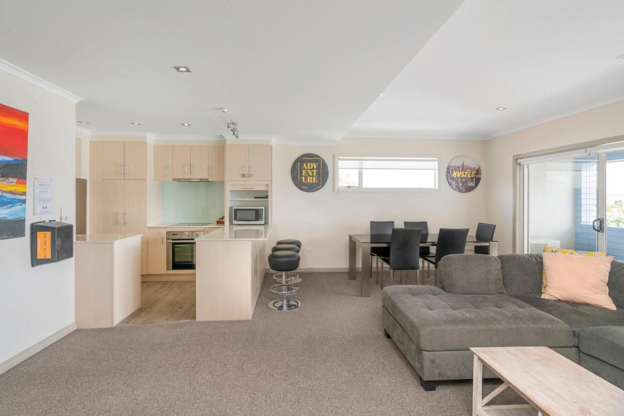 Crow'S Nest Apartments Whitianga Exterior photo