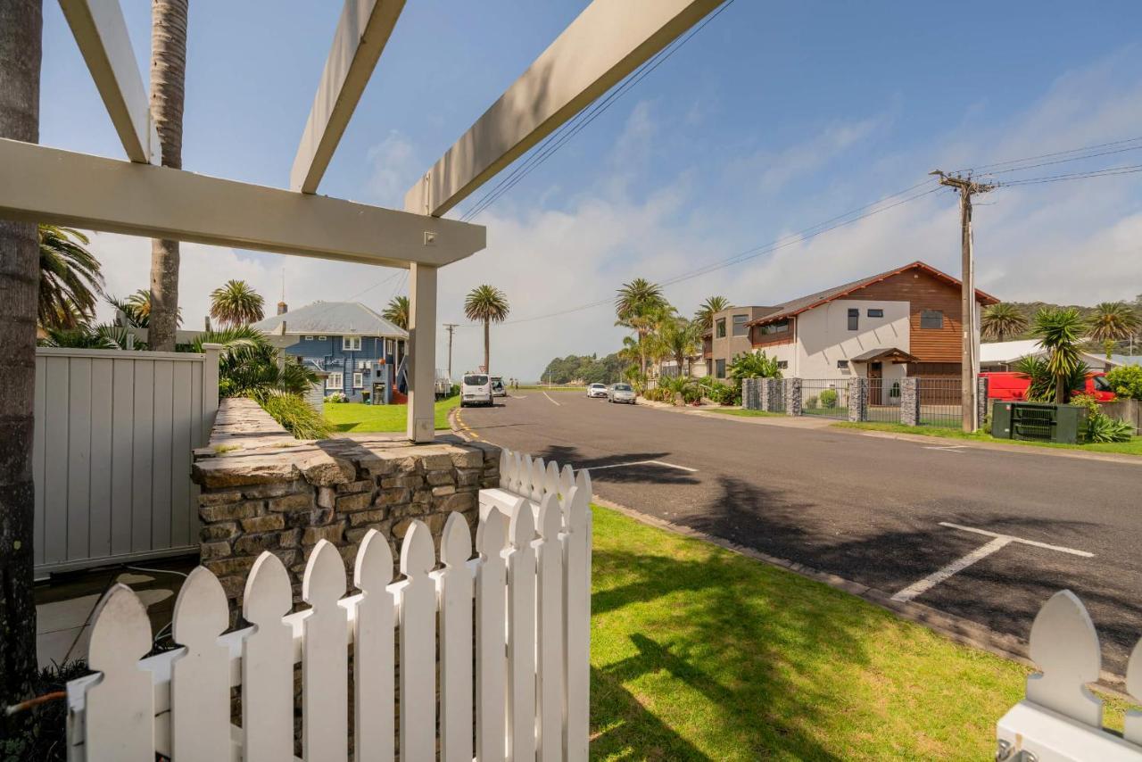 Crow'S Nest Apartments Whitianga Exterior photo