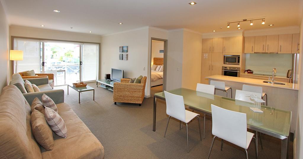 Crow'S Nest Apartments Whitianga Exterior photo