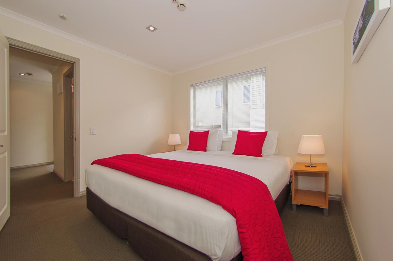 Crow'S Nest Apartments Whitianga Exterior photo