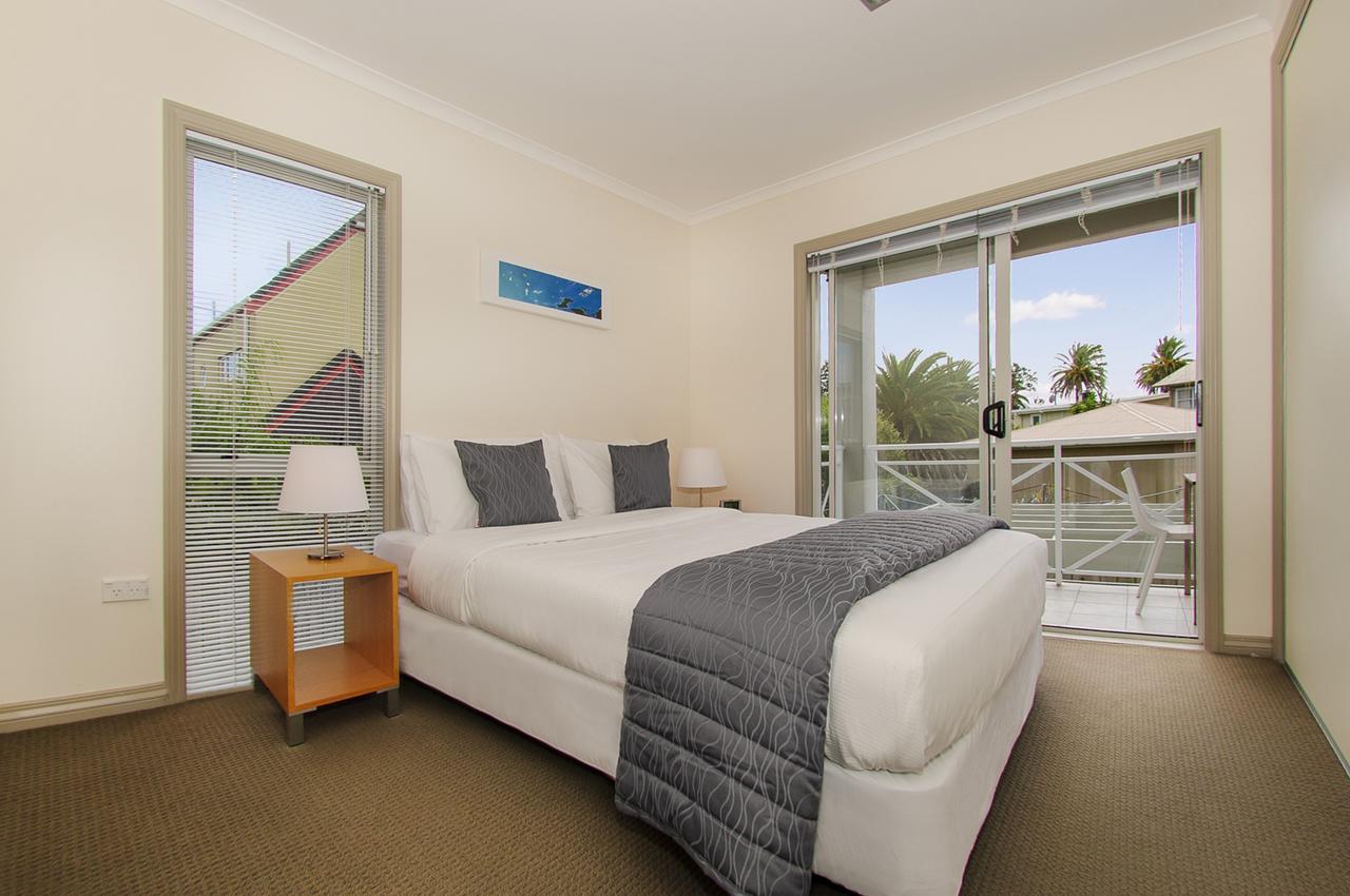 Crow'S Nest Apartments Whitianga Exterior photo