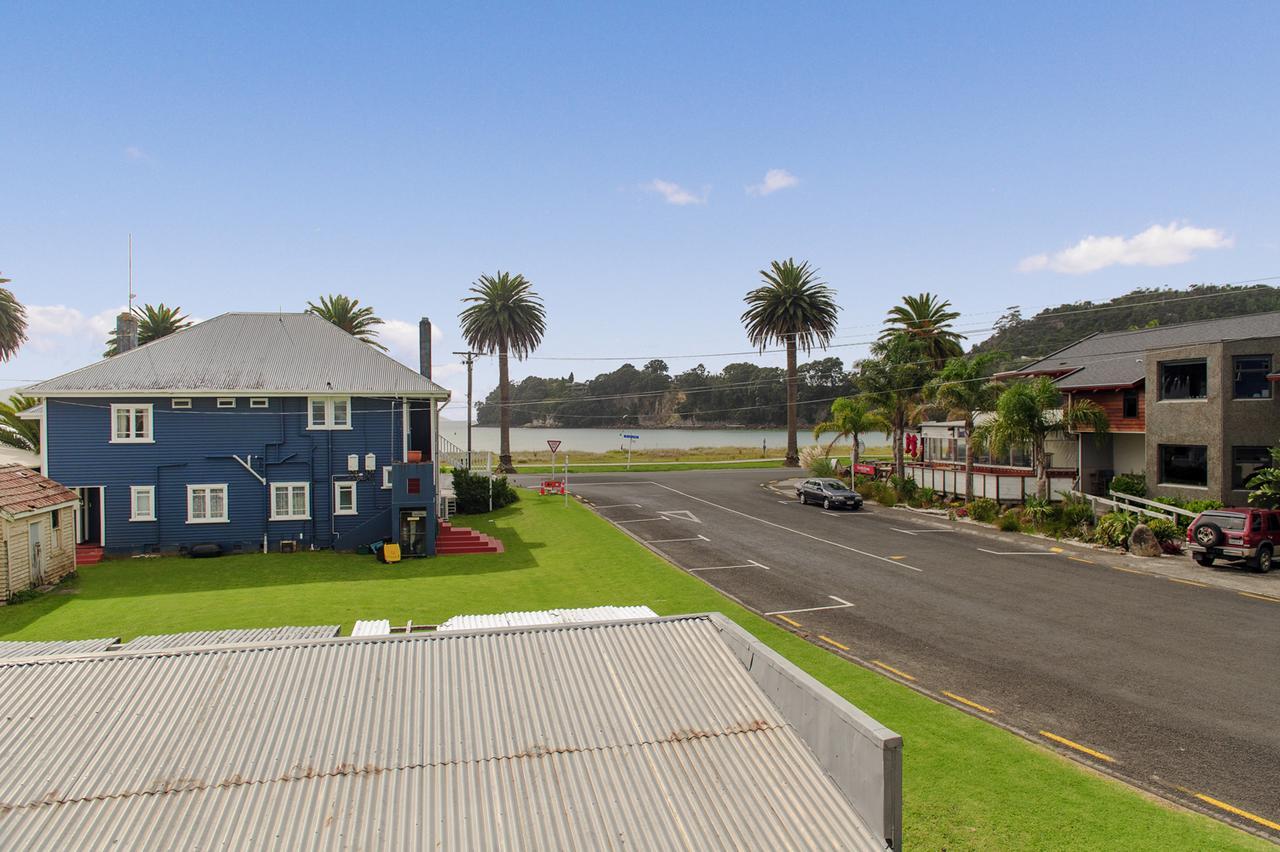 Crow'S Nest Apartments Whitianga Exterior photo