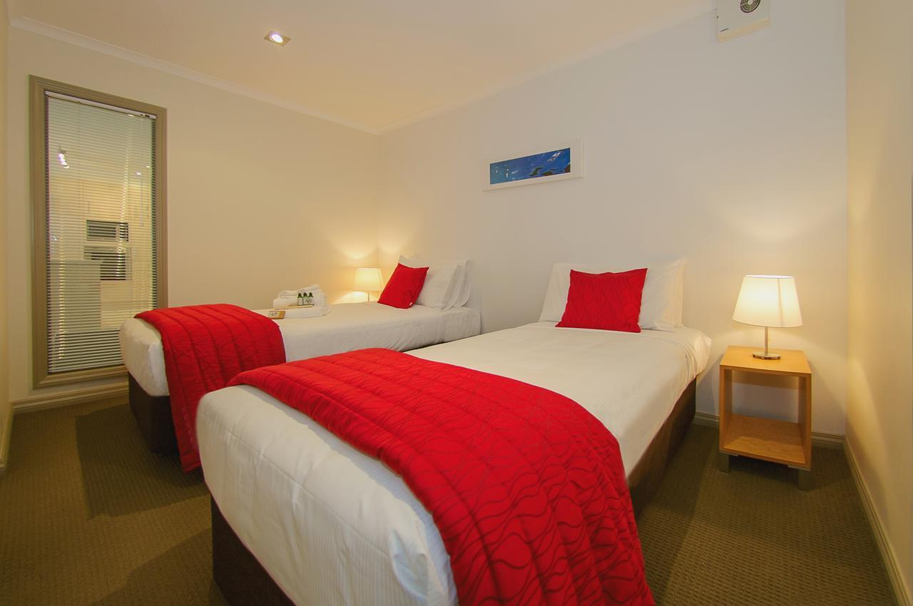Crow'S Nest Apartments Whitianga Exterior photo