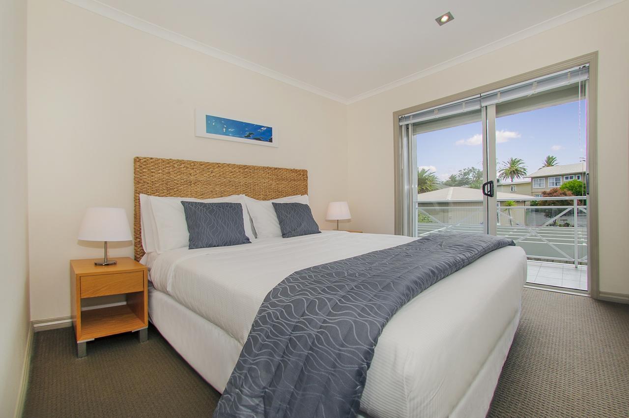 Crow'S Nest Apartments Whitianga Exterior photo