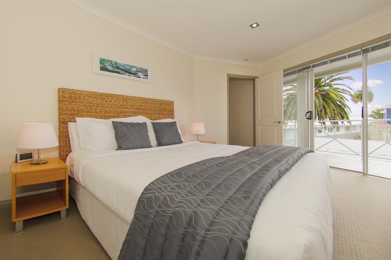 Crow'S Nest Apartments Whitianga Exterior photo
